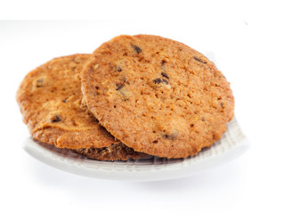 cookies de avena con chocolate, fondo blanco