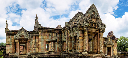 Fototapeta premium Prasat Muang Tam or the lower city castle, an ancient Khmer-style temple complex built in Buriram Province, Thailand, which is built in the 10th -11th century.