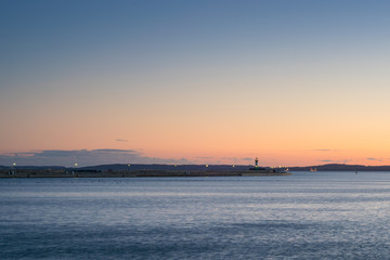 Naklejka premium Mole in Sassnitz auf Insel Rügen an der Ostsee am Abend