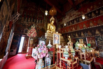 Buddha and the interior of the church.