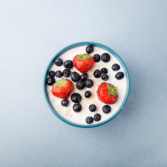 Delicious oatmeal with berries