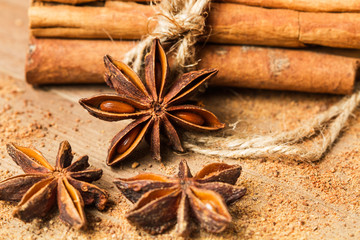 Anís estrellado y canela en rama