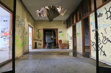 espacios abandonados indigencia graffiti U84A5864-f17