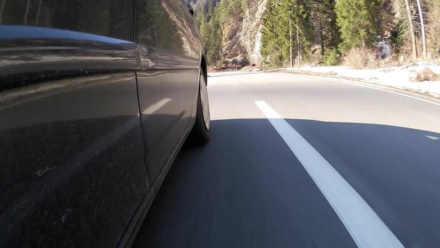 Ripresa posteriore strada in Engadina passo Maloja