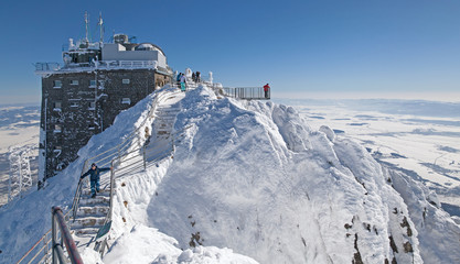Fototapeta premium Wierzchołek szczytu Lomnicky stit w Wysokich Tatrach, Słowacja