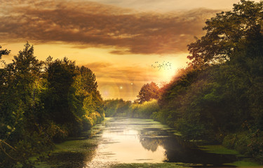 Landschaft Fluss im Sonnenuntergang