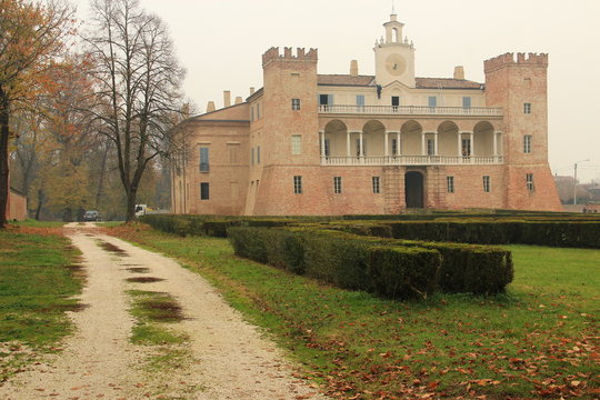 San Giovanni in Croce, Villa Medici del Vascello