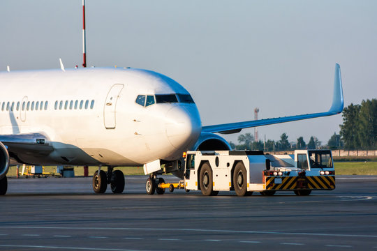Pushback Bilder Durchsuchen 1,352 Archivfotos, und