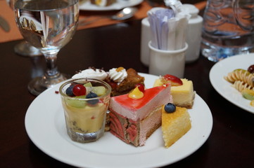 Cake, dessert, plate, sweet. Restaurant in Abu-Dhabi.