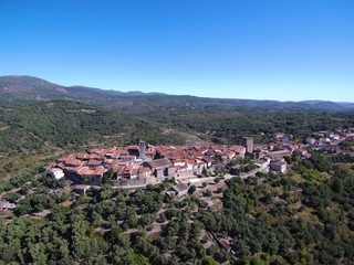 Fototapeta na wymiar Miranda del Castañar, pueblo de Salamanca, en la comunidad autónoma de Castilla y León. Se integra dentro de la comarca de la Sierra de Francia
