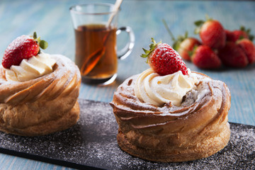 cake with custard and strawberries brownie