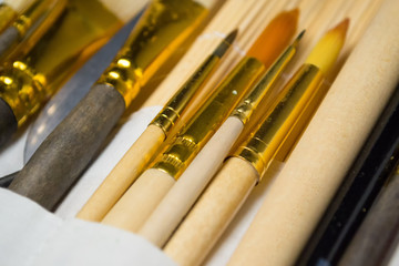 Brushes for painting and palette knife