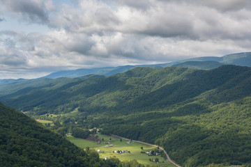 Obraz premium Atop of Seneca Rocks in West Virginia 
