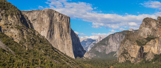 Fototapeta na wymiar El Capitan as seen from the Tunnel, Yosemite National Park, California