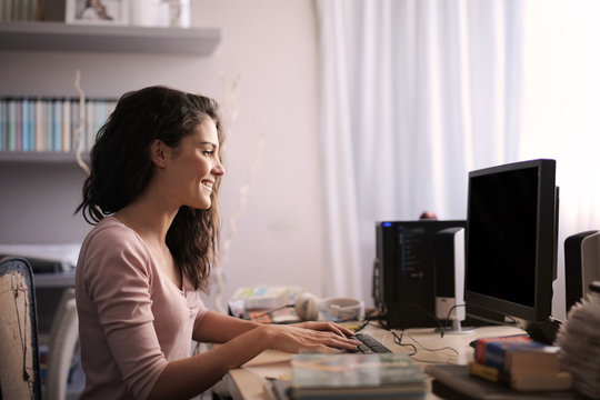 Young woman using a pc