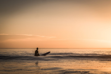 Surfer im Atlantik vor Moliets et Maa