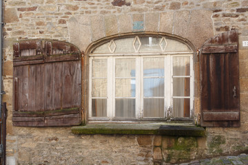 Fenêtre de maison ancienne
