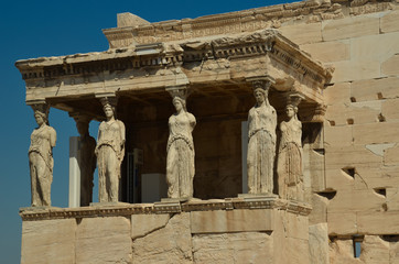 Fototapeta premium partenon w atenach grecja starożytne zabytki kariatydy