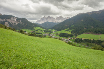 Obraz premium Small Italian little town of St. Magdalena in Val di Funes in wonderful natural environment