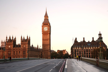 Fototapeta na wymiar Scene of Westminster Bridge seen from South Bank, quiet morning nobody present.