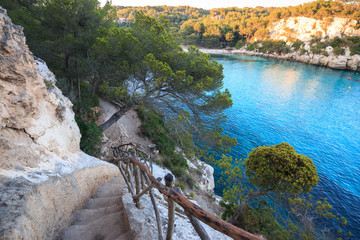 Fototapeta premium sentiero verso Cala Macarella - isola di Minorca (Baleari)