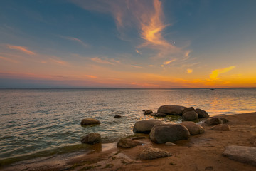 Fototapeta na wymiar calm on the gulf of Finland at sunset.