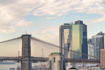 Fototapeta na wymiar Brooklyn Bridge and Manhattan skyline