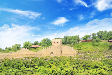 Fototapeta na wymiar Beautiful view of the ancient fortress Tsarevets in the mountains, in Veliko Tirnovo, Bulgaria