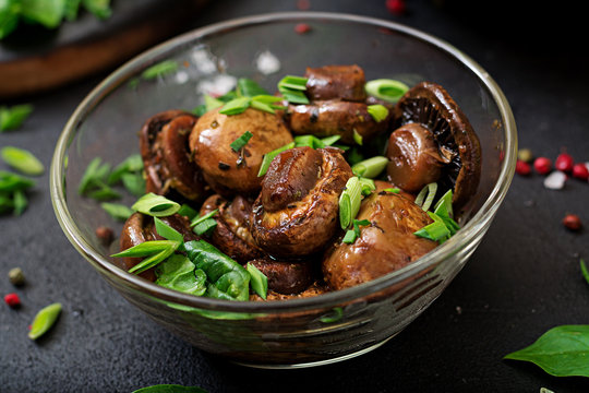 Baked mushrooms with soy sauce and herbs