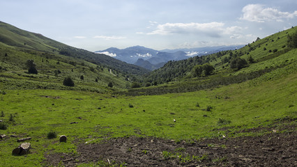 Obraz premium cloudy landscape in the pyrenees