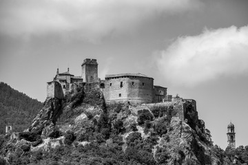 Bardi, Il castello dei Landi 