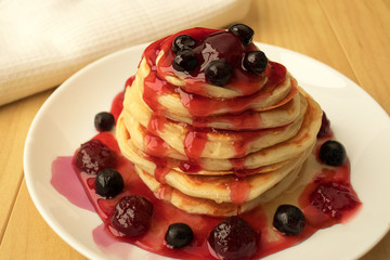 pancakes with berries