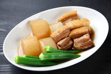 Boiled Radish and Pork　　