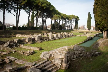 Photo sur Plexiglas Rudnes Area archeologica di Aquileia, Domus di Tito Macro, vista panormaica