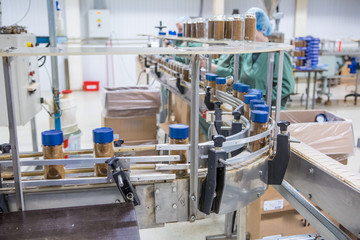 equipment for the packaging of instant coffee