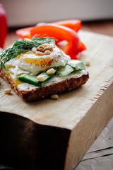 sandwich with egg and cheese