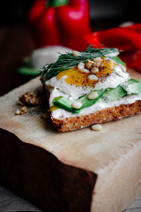 sandwich with egg and cheese