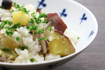 さつま芋としめじの炊き込みご飯