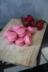 strawberry macaroons