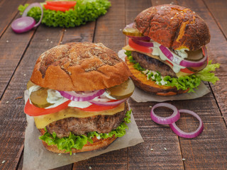 Cheeseburgers in the best traditions of the recipe