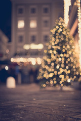 Weihnachtsbaum am Weihnachtsmarkt, Textfreiraum, Unschärfe