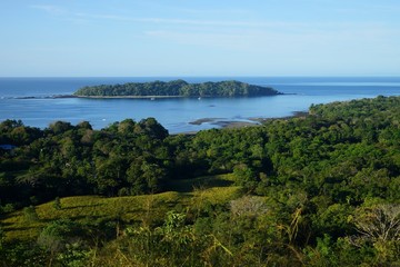 Fototapeta na wymiar View over Isla Gobernadora, Panama from Santa Catalina Villarge