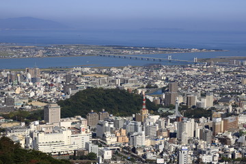 Fototapeta premium 眉山山頂からの眺める徳島市