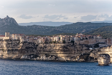 Vue de Bonifaccio depuis le cap de Pertusato en Corse du sud en France