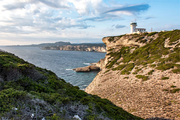 Fototapeta na wymiar Vue de Bonifaccio depuis le cap de Pertusato en Corse du sud en France