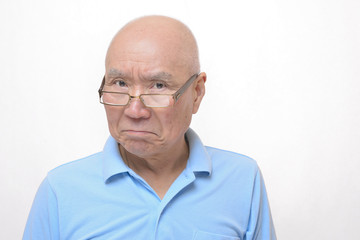 怒りの日本人シニア