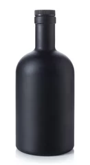 Gardinen Schwarze Whiskyflasche auf weißem Hintergrund © baibaz