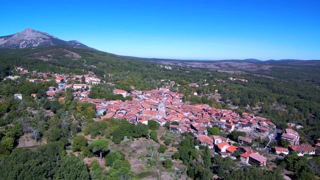 La Alberca desde un Drone. Pueblo de Salamanca en Castilla y Leon, España