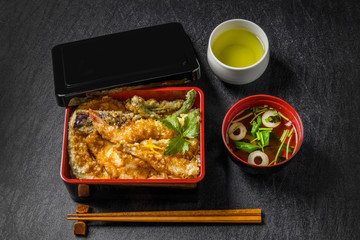 天重　和食　box lunch with tempura japanese food