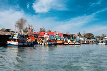 Obraz premium Chumphon, Thailand - 9 February 2014: Fishing boats at the coastal fishing villages. Preparation sea fishing